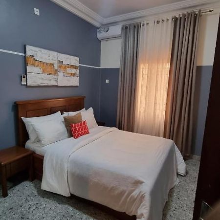 Appart Hotel Mireille Яунде Экстерьер фото