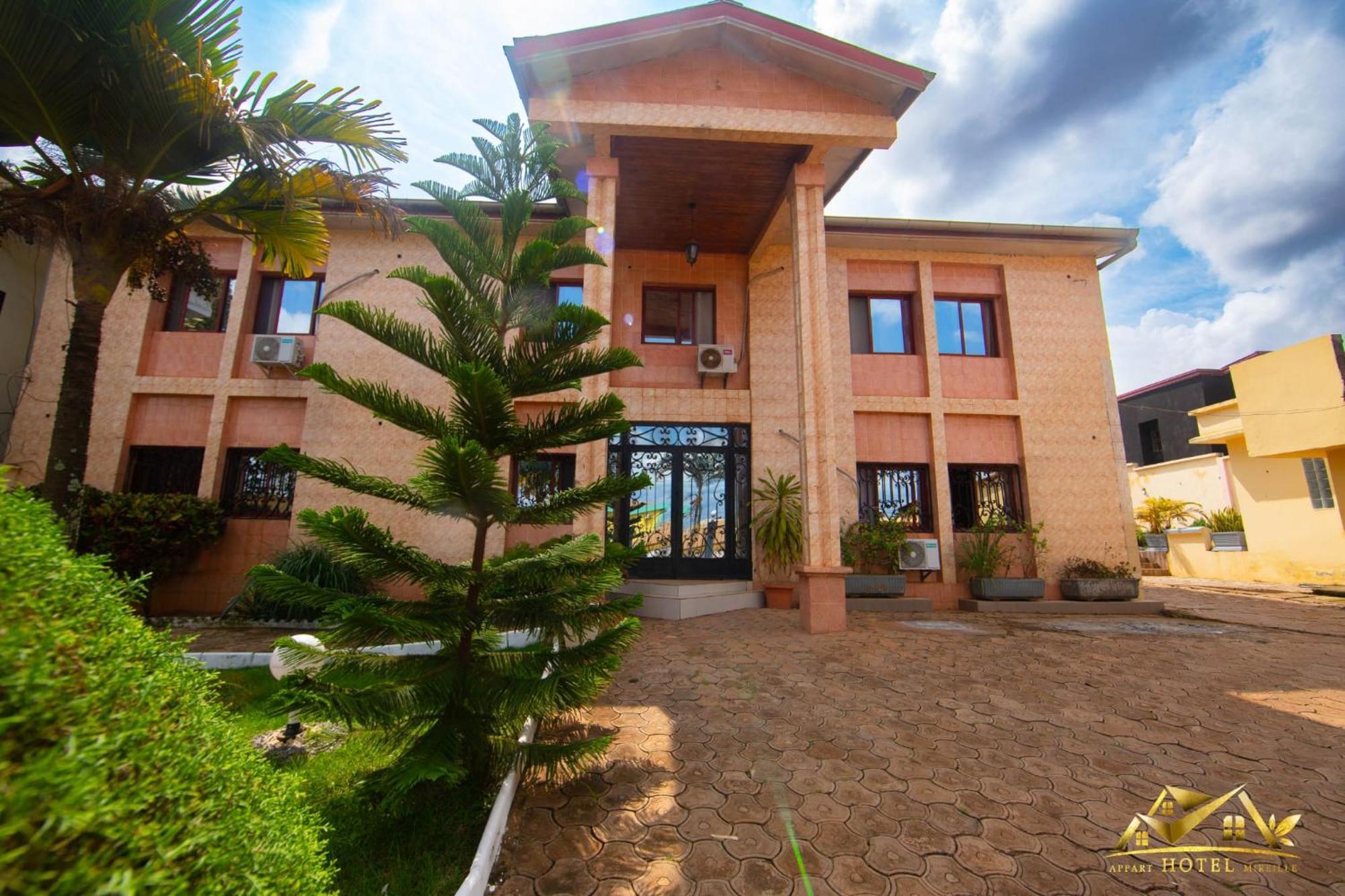 Appart Hotel Mireille Яунде Экстерьер фото