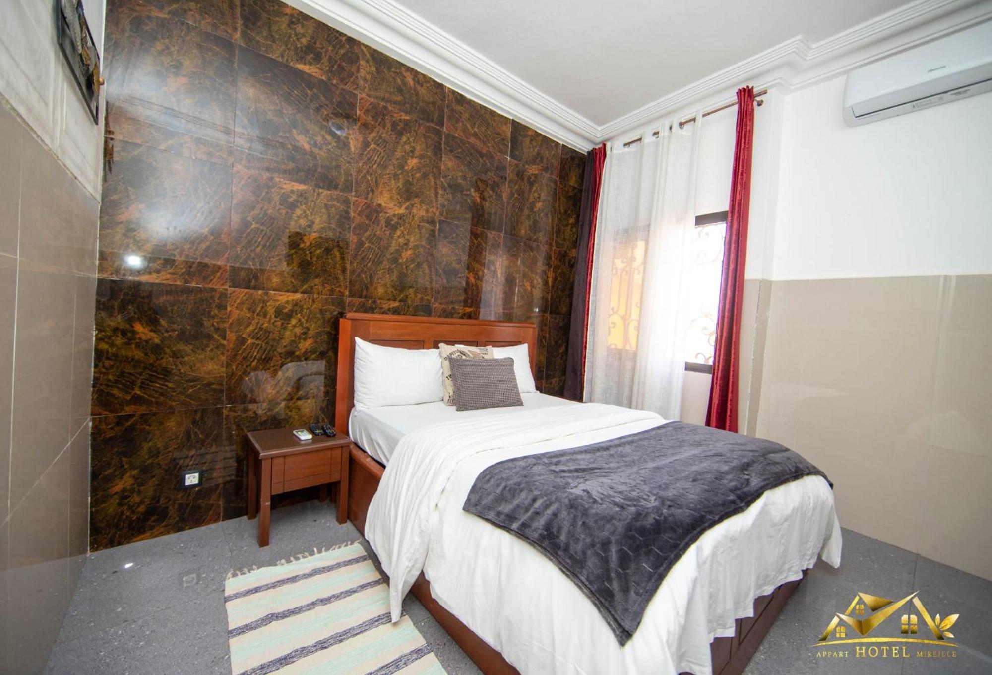 Appart Hotel Mireille Яунде Экстерьер фото