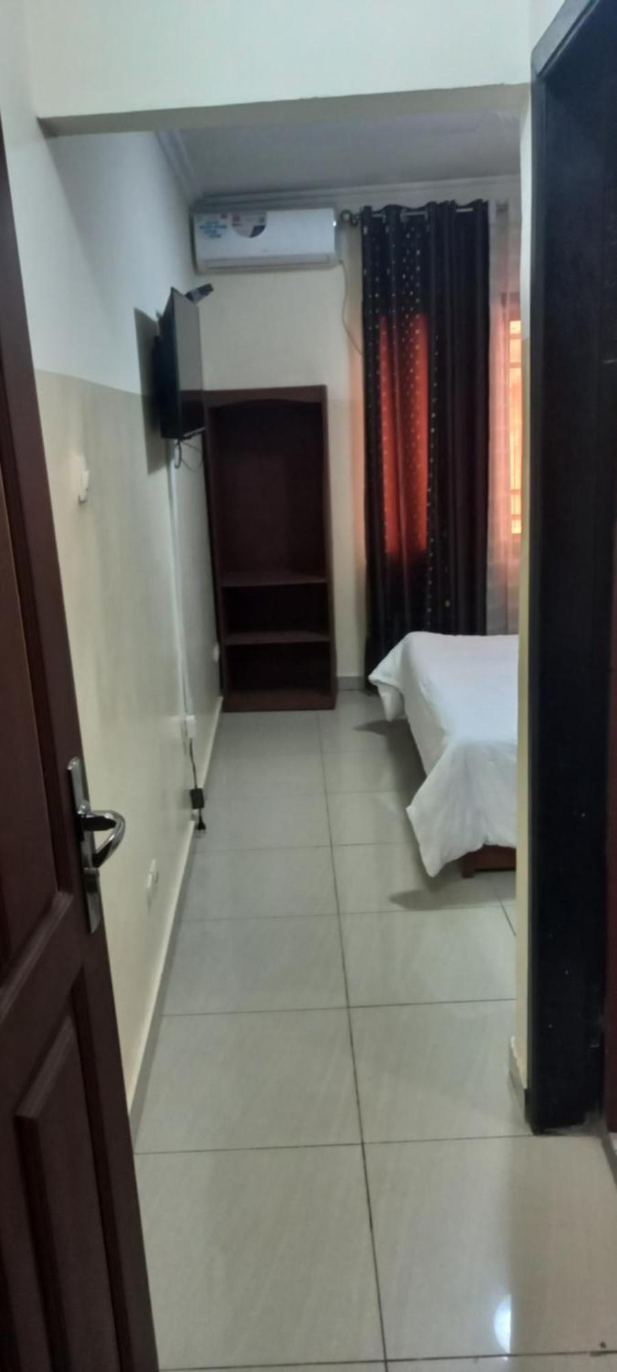 Appart Hotel Mireille Яунде Экстерьер фото